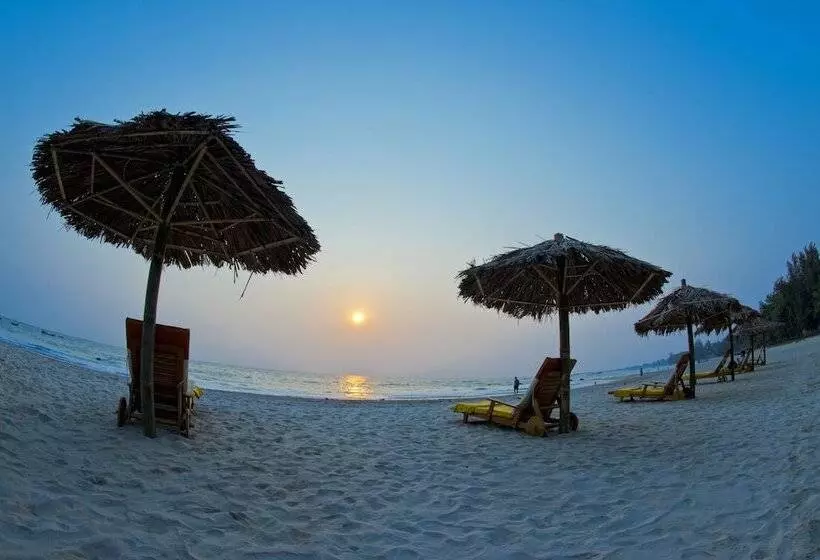 Seasons Hotels And Resort  Ngapali