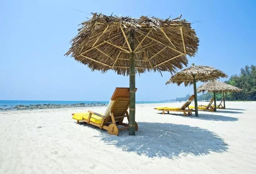 Seasons Hotels And Resort  Ngapali