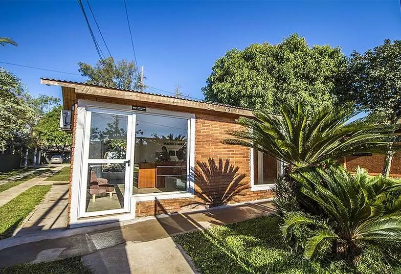 Retkeilymaja Posada Madre America