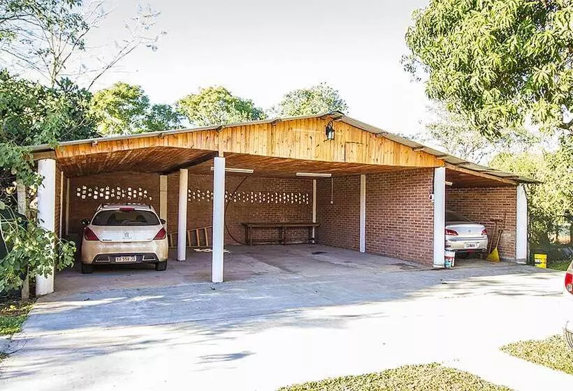 Retkeilymaja Posada Madre America