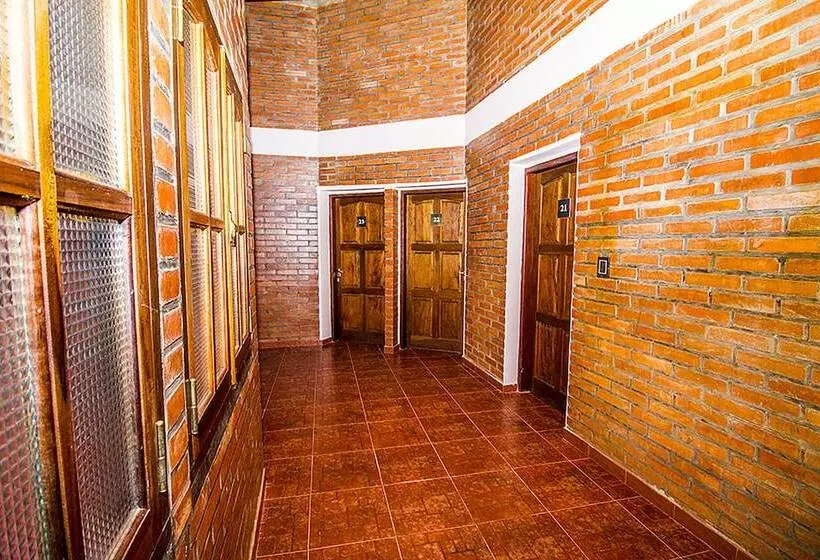 Retkeilymaja Posada Madre America