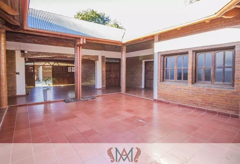 Retkeilymaja Posada Madre America