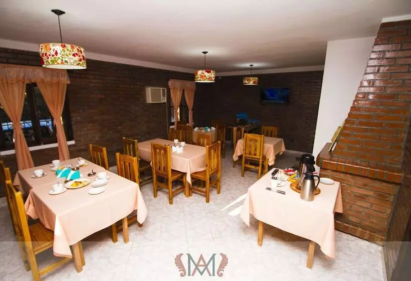 Retkeilymaja Posada Madre America