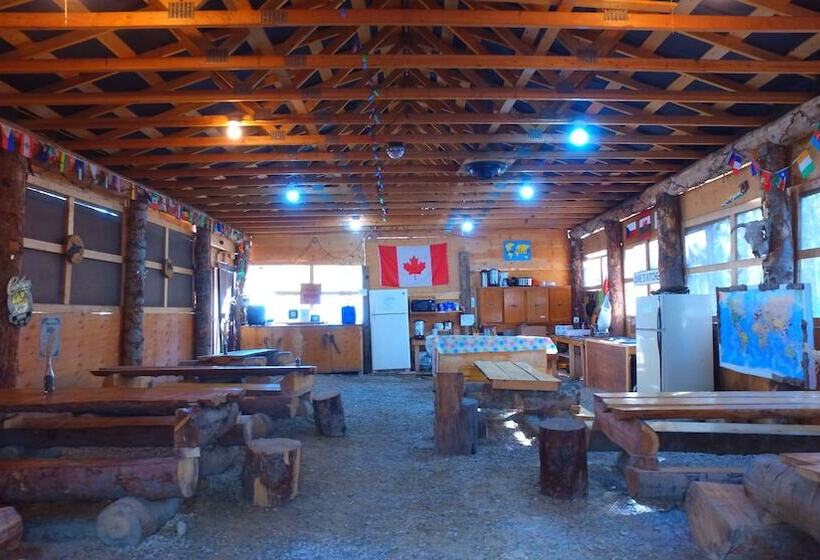 ユースホステル Rocky Mountain Bunkies