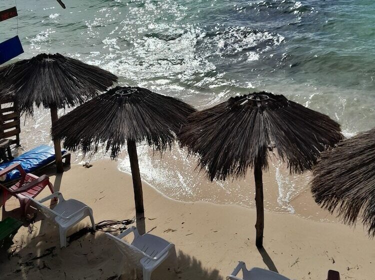 تختخواب و صبحانه Posada Puerta Del Sol