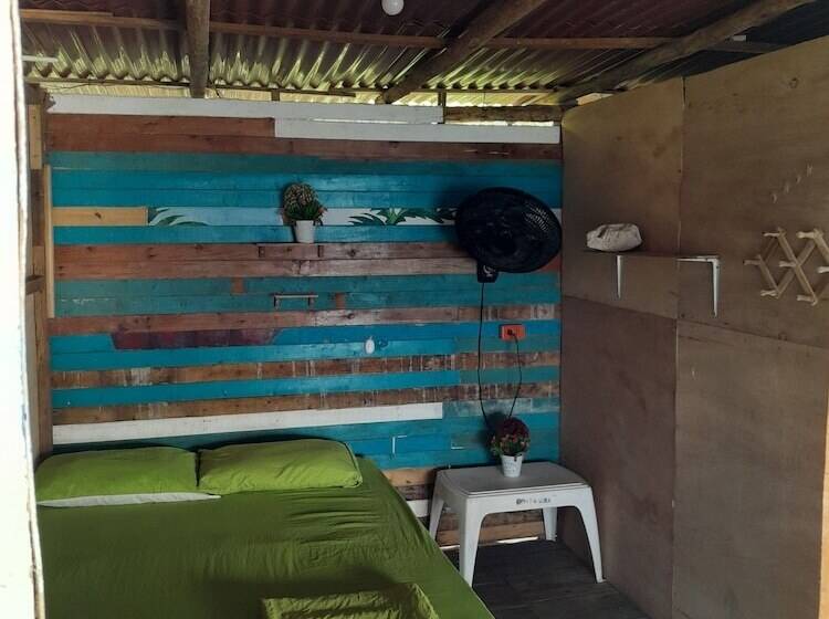 تختخواب و صبحانه Posada Puerta Del Sol