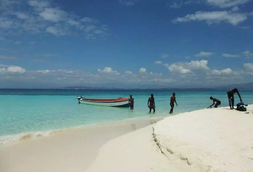 تختخواب و صبحانه Suites La Colline