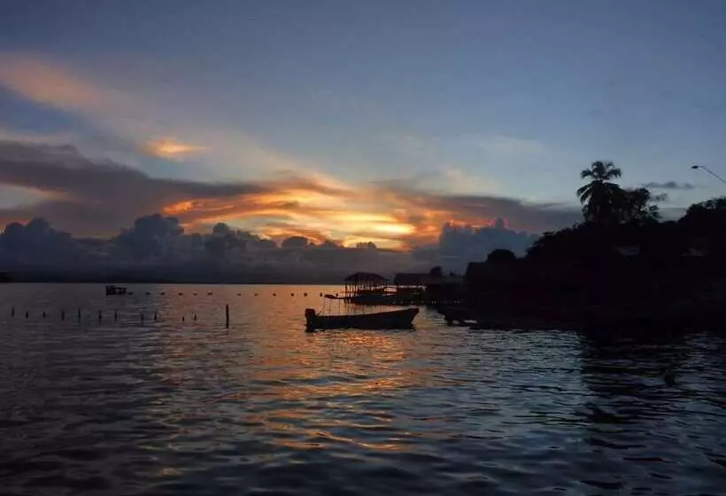 簡易ホテル El Jaguar