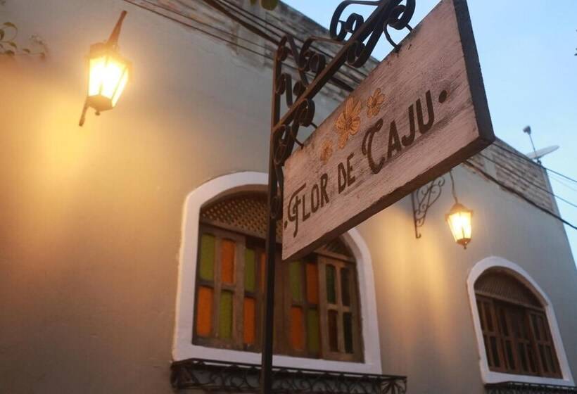 Hostel Flor De Caju