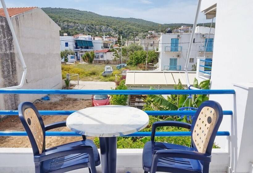 בית מלון כפרי Akrogiali