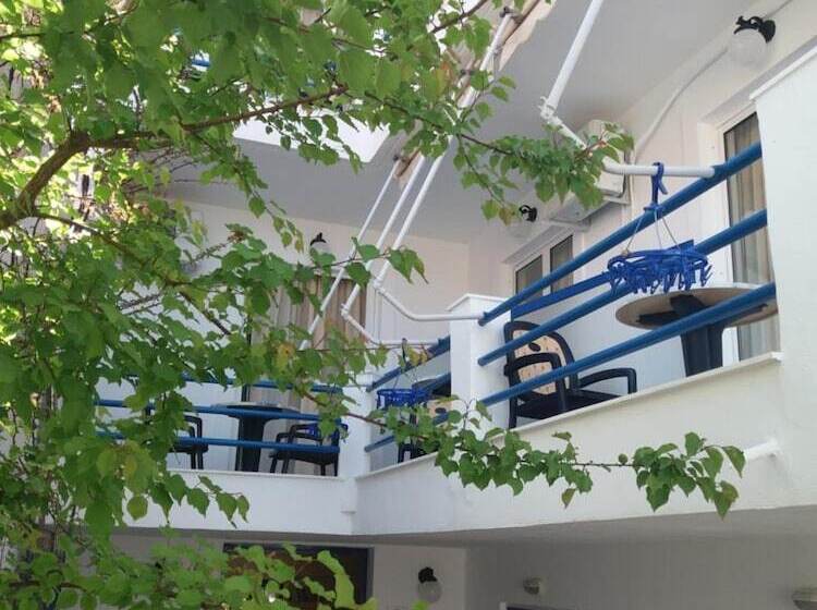 בית מלון כפרי Akrogiali