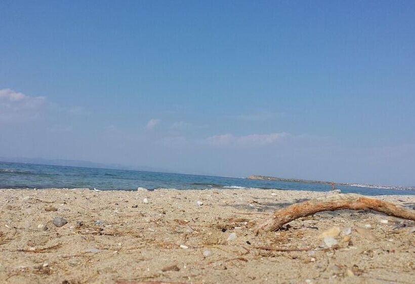 בית מלון כפרי Akrogiali