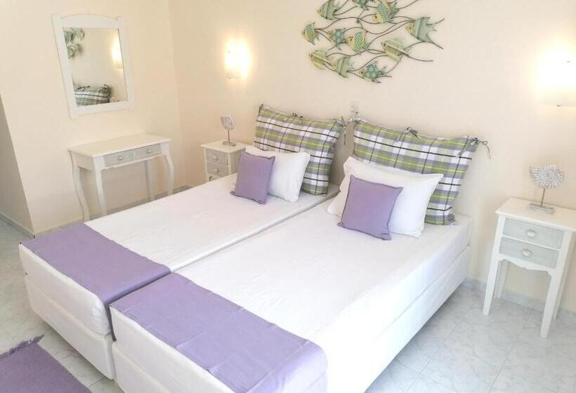 בית מלון כפרי Akrogiali