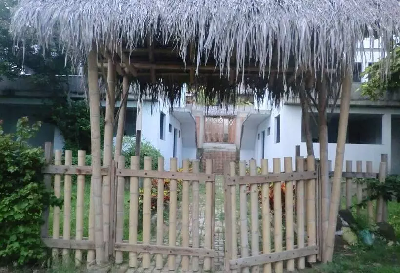 ホテル Charlie Suites Ayampe