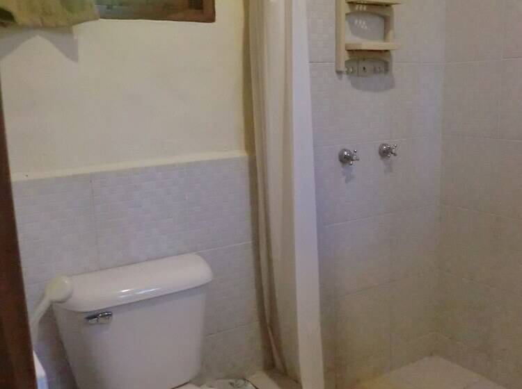 ホテル Charlie Suites Ayampe