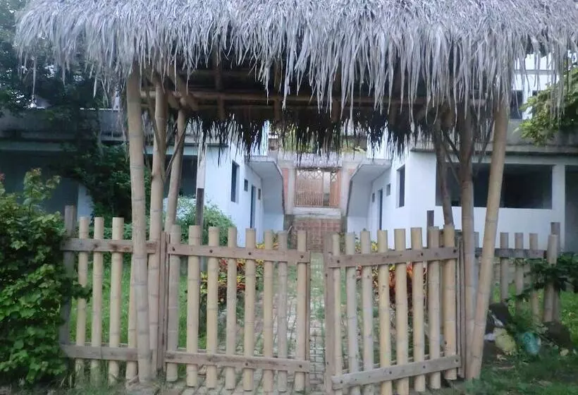ホテル Charlie Suites Ayampe