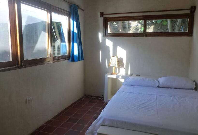 ホテル Charlie Suites Ayampe