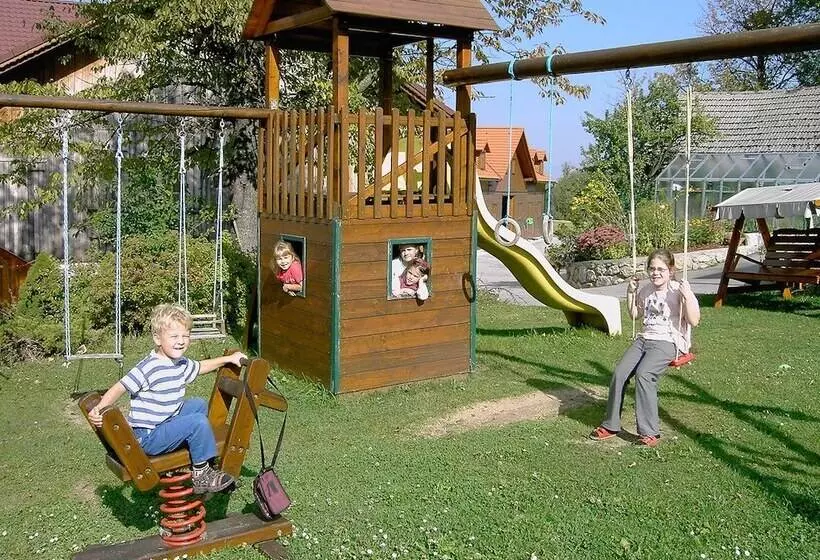 Hotelli Gasthof Einfalt