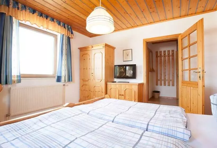 Hotelli Gasthof Einfalt