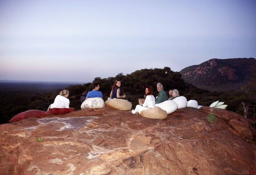 هتل H12 Kipalo Hills