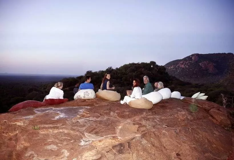 هتل H12 Kipalo Hills