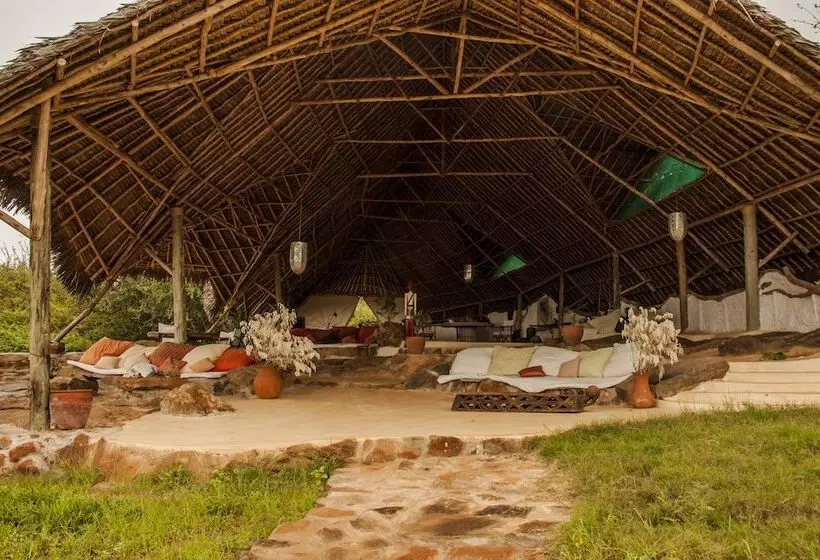 هتل H12 Kipalo Hills