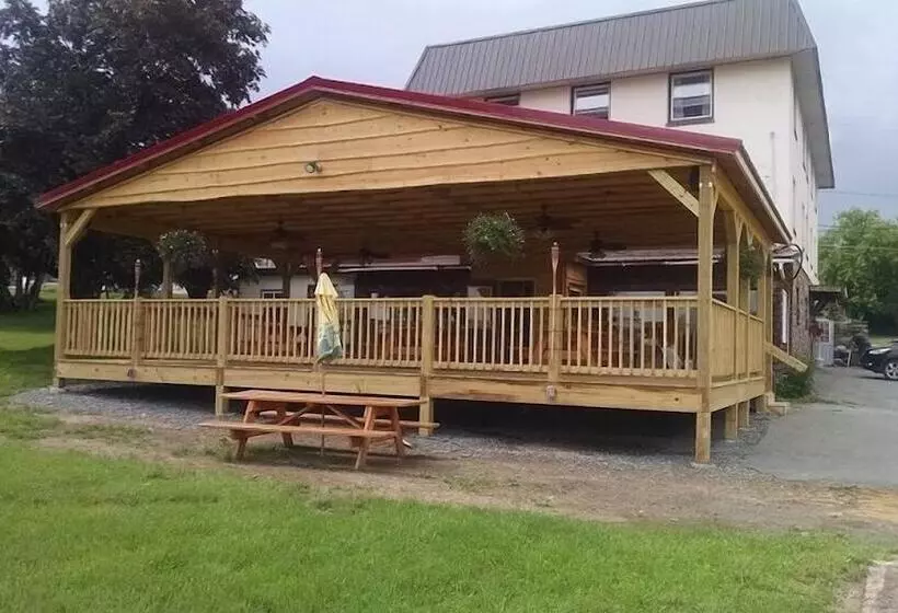 Hotelli Lakewood Lodge & Restaurant