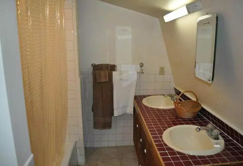 Hotelli Lakewood Lodge & Restaurant