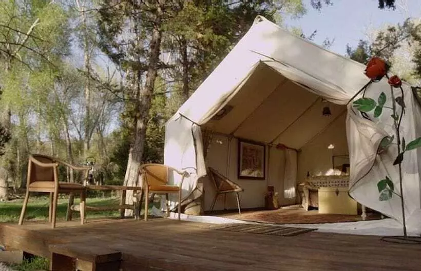 Hotelli Norwegian Wood Ranch