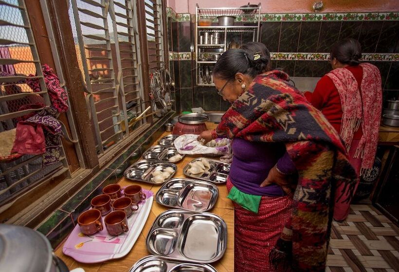 هتل Panauti Community Homestay