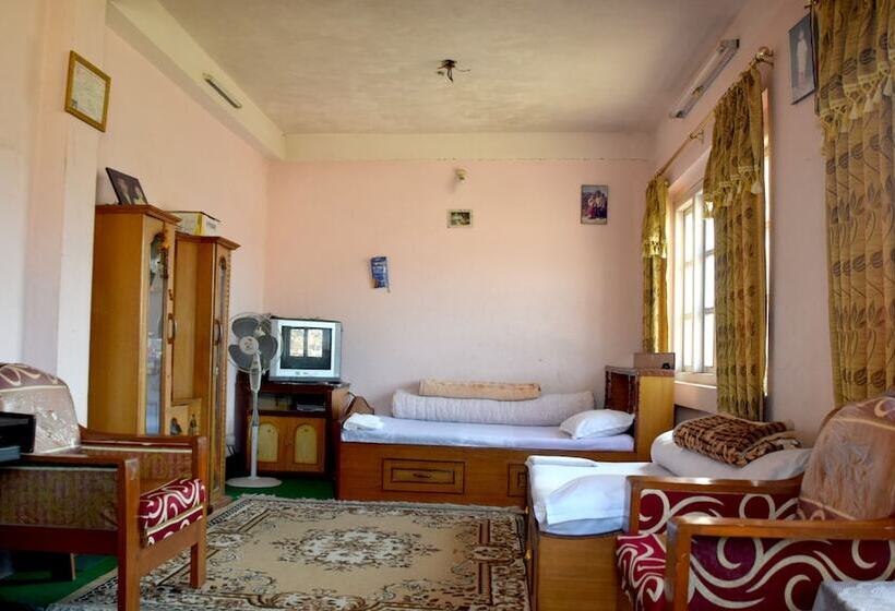 هتل Panauti Community Homestay