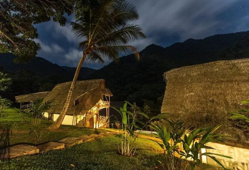 ホテル Pumarinri Amazon Lodge