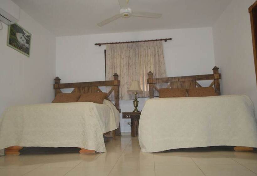 هتل Rancho Don Cesar