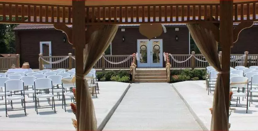 Pipestem Spa Event Center And Mountain Chalets