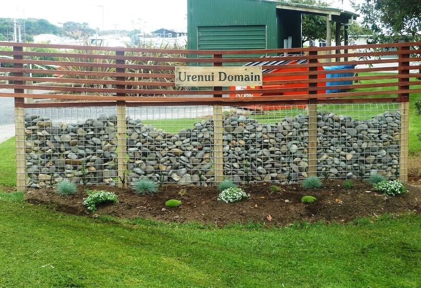 אתר נופש Urenui Beach Camp