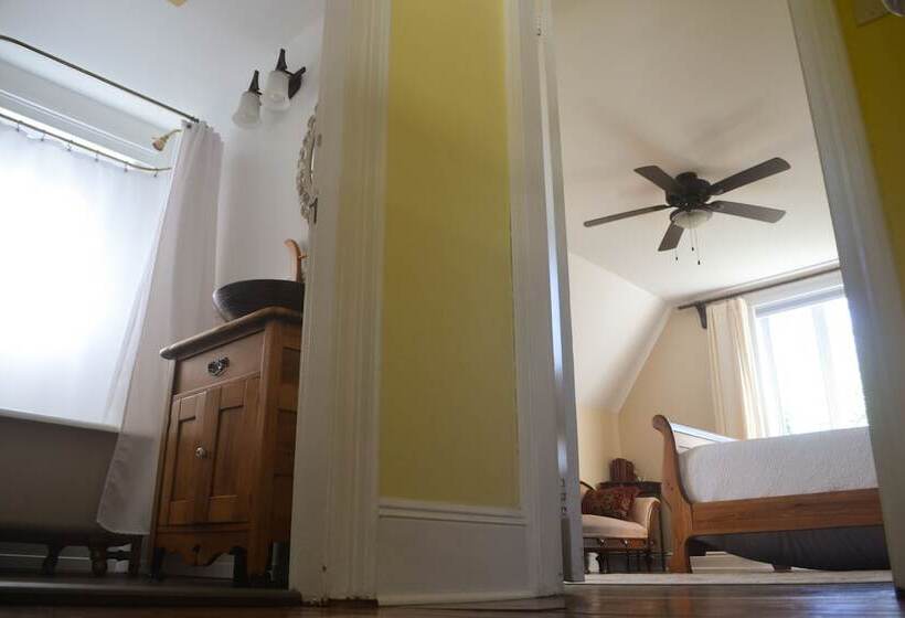 Sea Glass Bed And Breakfast