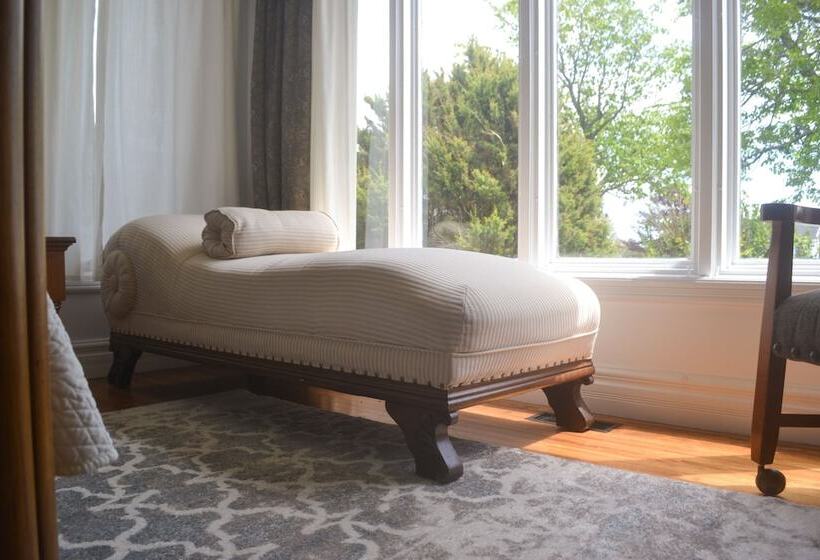 Sea Glass Bed And Breakfast