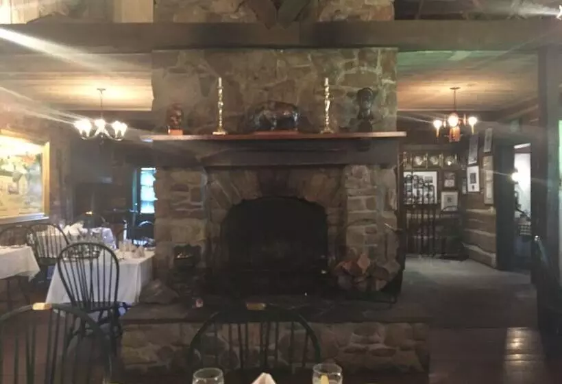 Spread Eagle Tavern And Inn