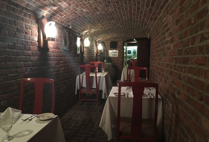 Spread Eagle Tavern And Inn