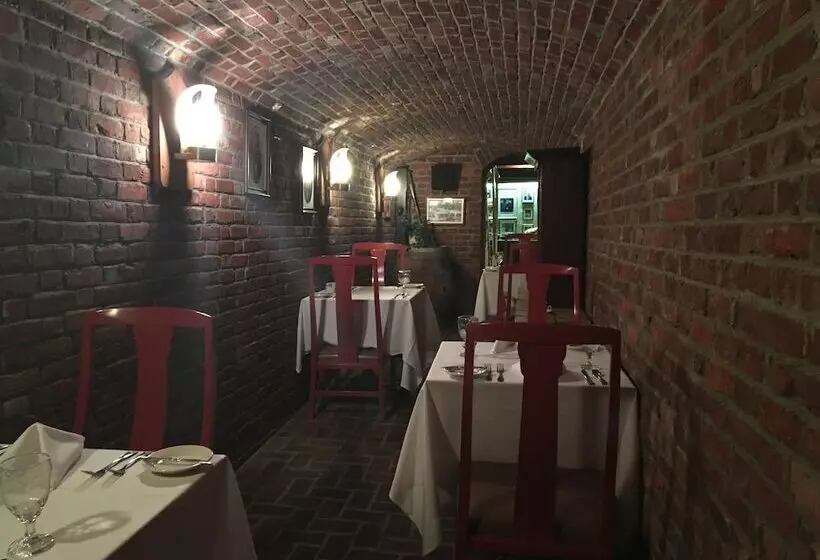 Spread Eagle Tavern And Inn