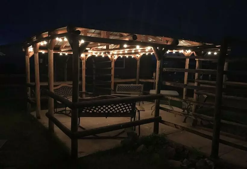 Tenderfoot Cabins & Motel