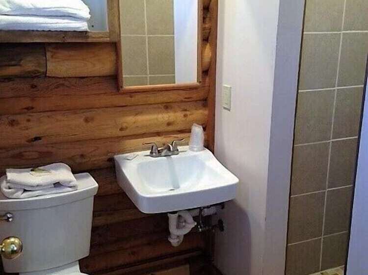 Tenderfoot Cabins & Motel