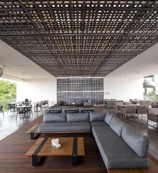 Whitelace Resort
