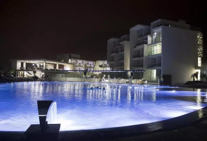 Whitelace Resort