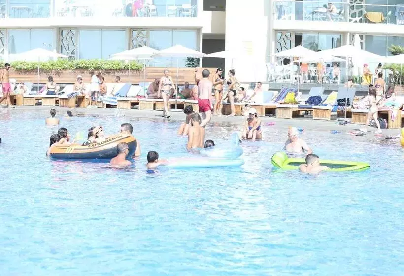 Whitelace Resort