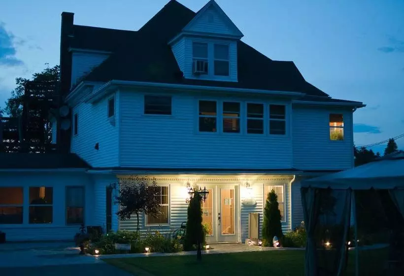 Aamiaismajoitus (B&B) Shamrock Suites