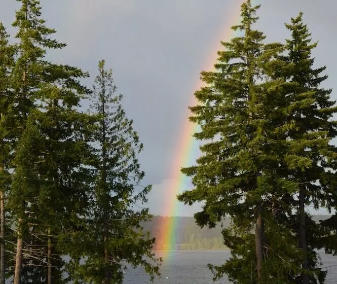 Aamiaismajoitus (B&B) Two Eagles Lodge