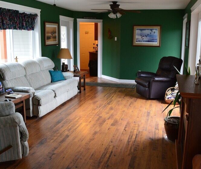 Bed & Breakfast Two Eagles Lodge