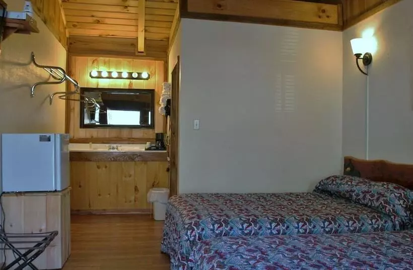 Black Bear Lodge Motel