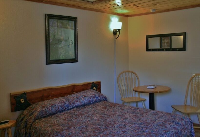 Black Bear Lodge Motel